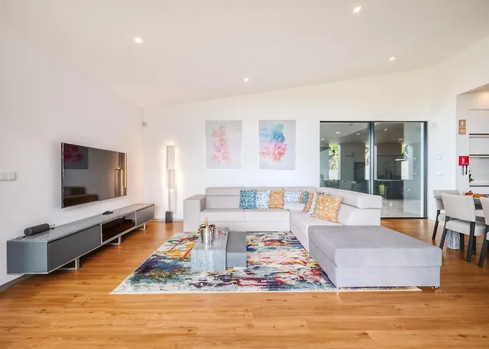 Vila Aguarelas With Pool By Stay Madeira Island
